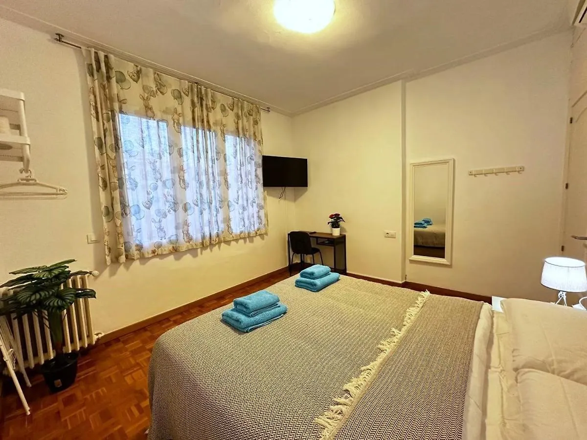 Rooms Nuevo Roger Barcelone Couette-café