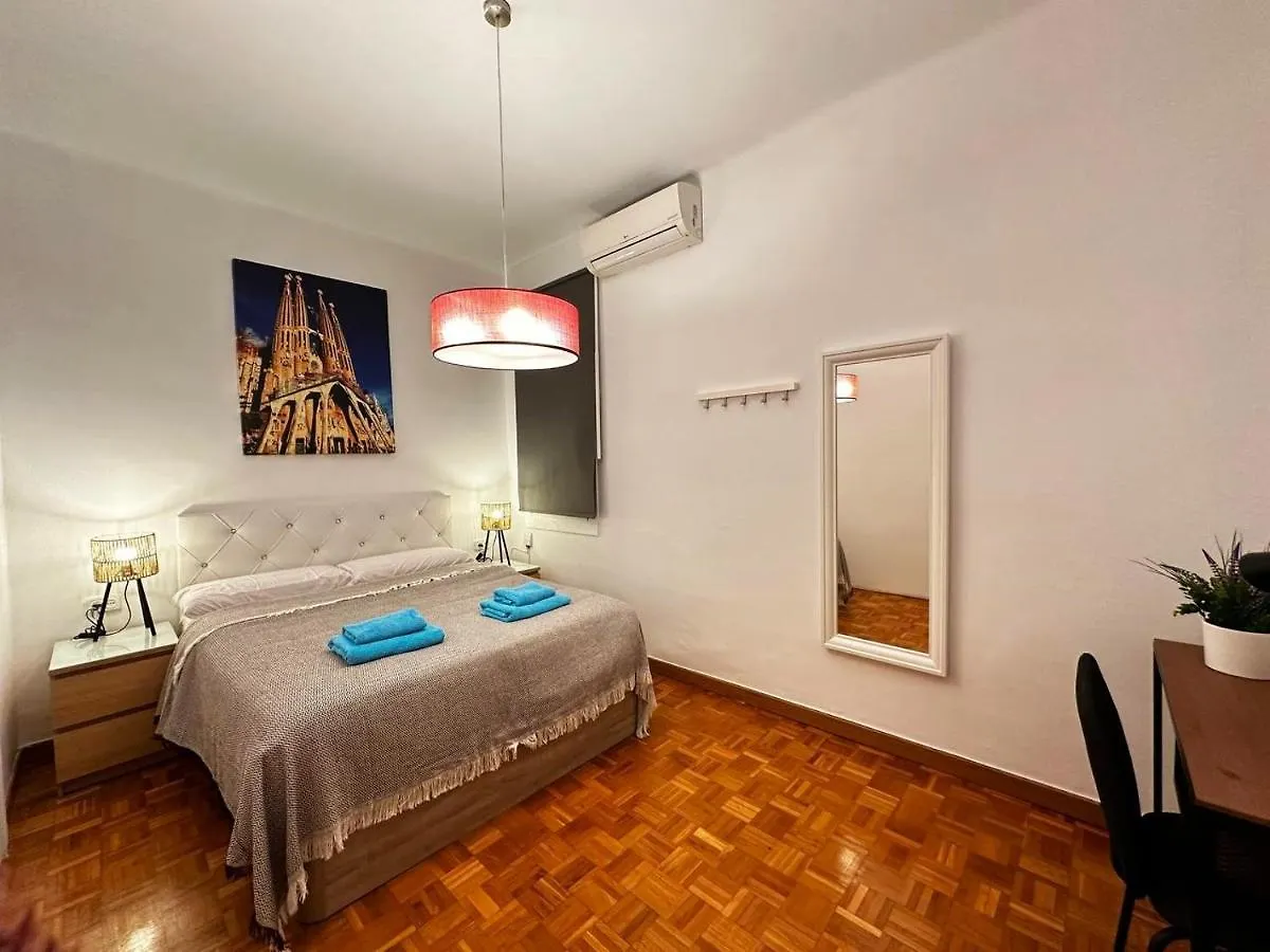 Bed & Breakfast Rooms Nuevo Roger Barcelona Spain