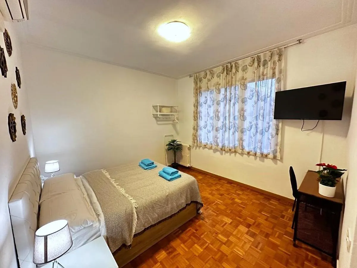 Rooms Nuevo Roger Barcelona Bed & Breakfast